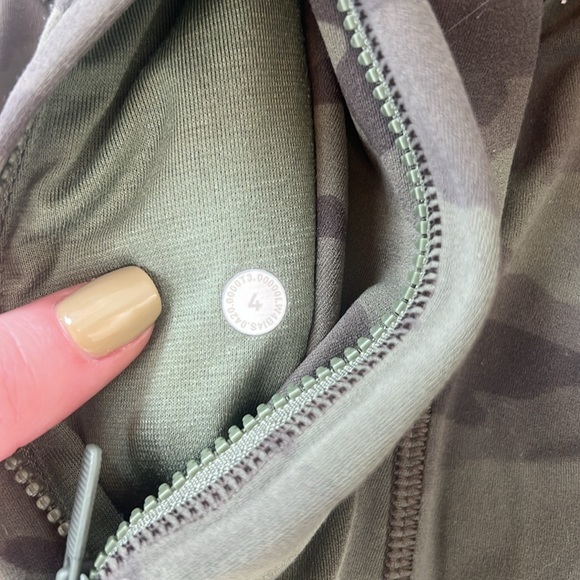 Lululemon Hooded Nulu Define Jacket Camo - Picture 4 of 4